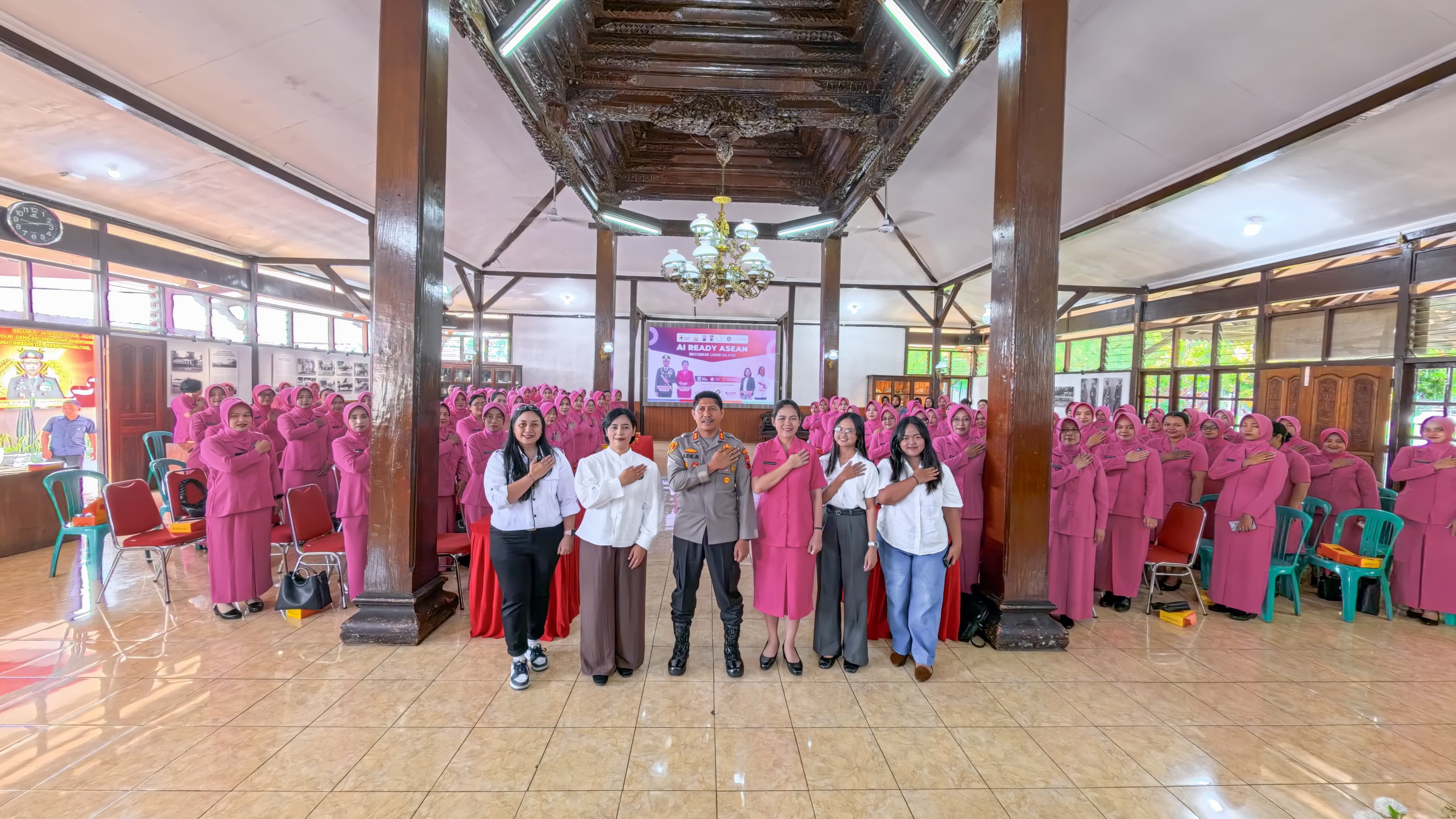 BHAYANGKARI KOTA SALATIGA SIAP HADAPI ERA KECERDASAN ARTIFISIAL BERSAMA MAFINDO